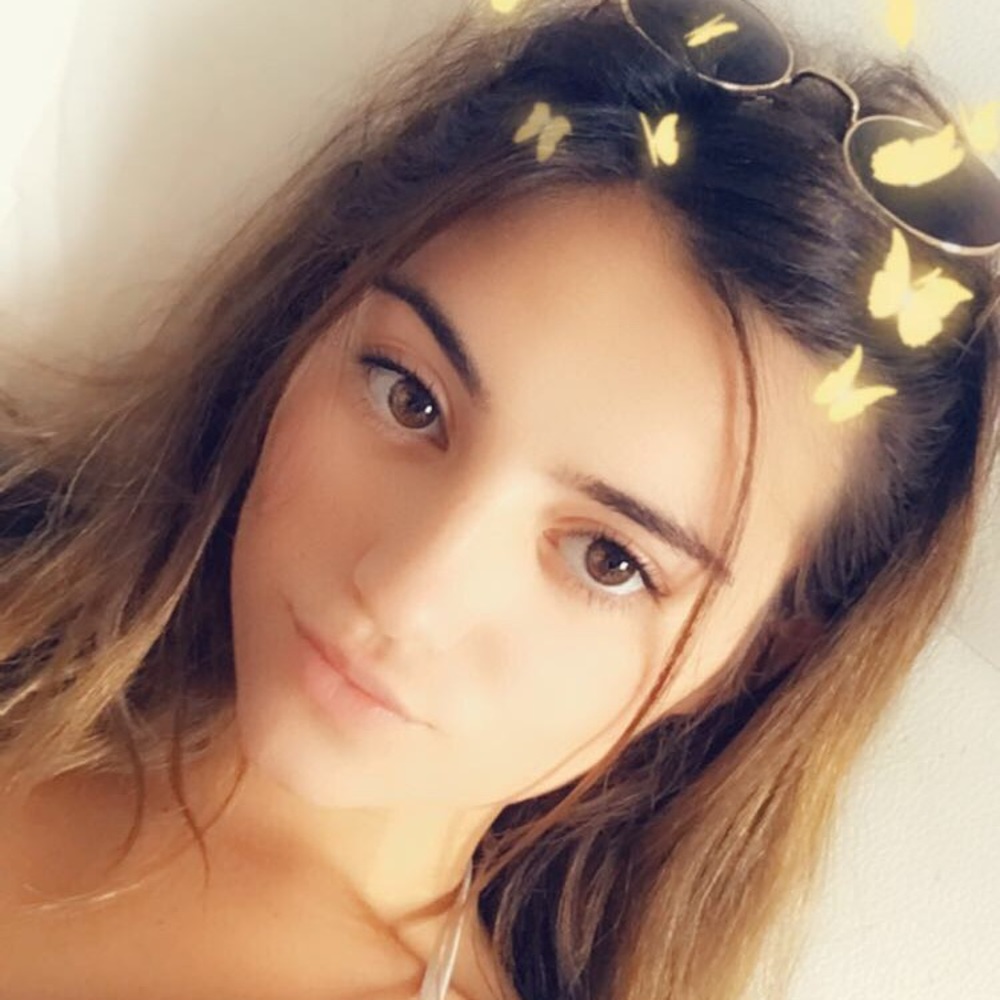 Meet your Posher, Alexia